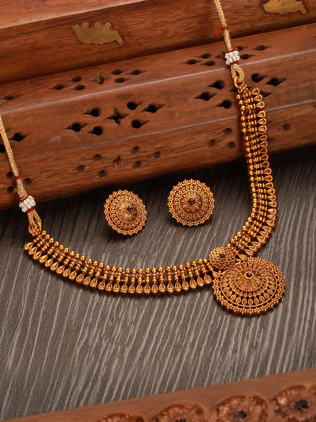 Antique Gold Plated Intricate Temple Floral Pendant Jewellery Set